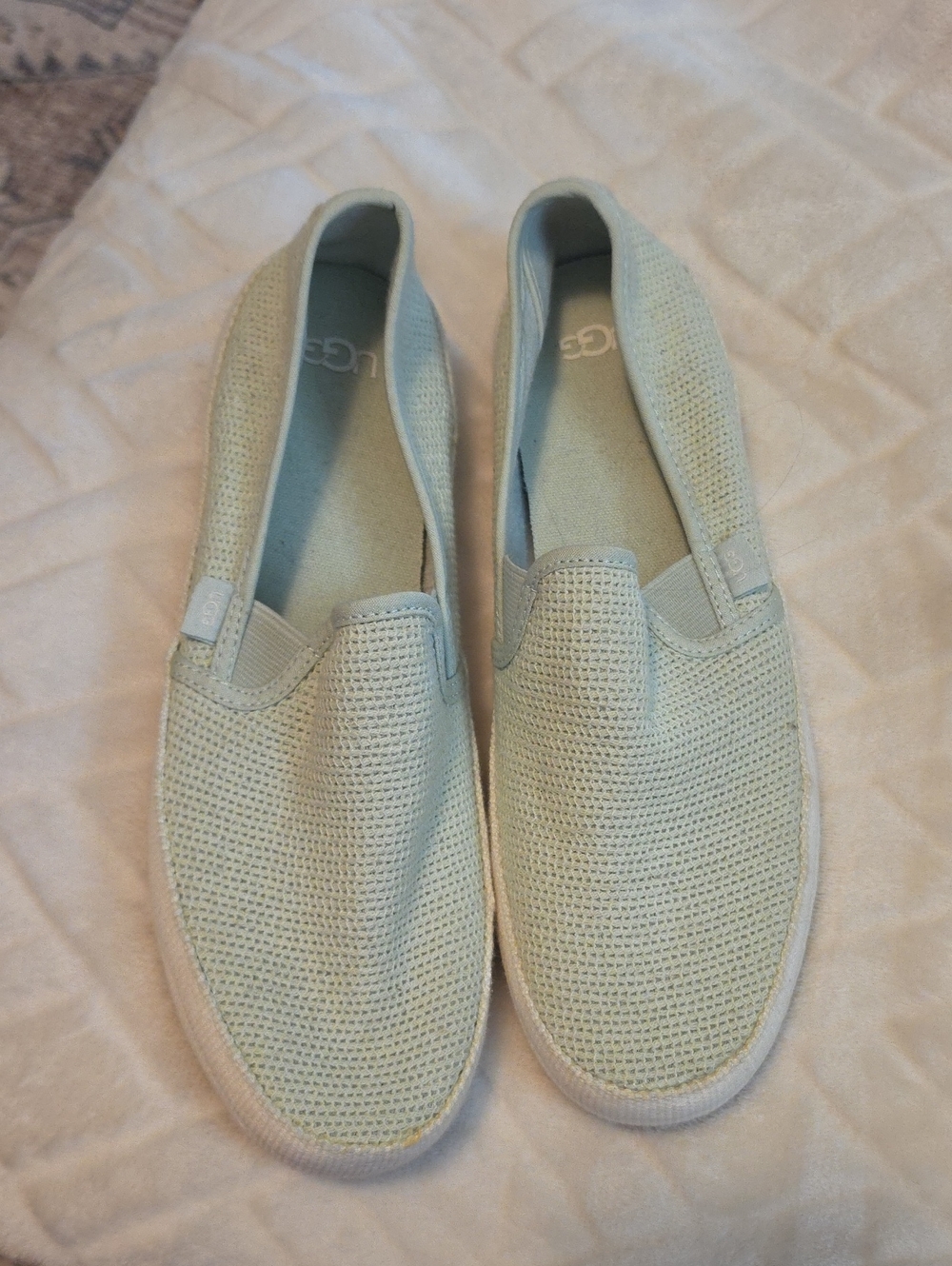 New UGG Women’s Size 9.5 Slip-On Knit Loafers — Mint Green. Never Worn
